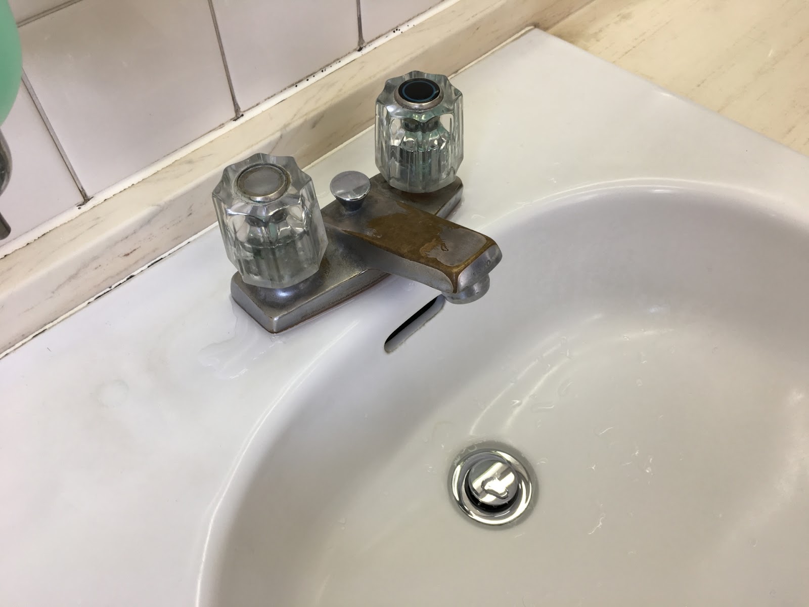 蛇口 水漏れ